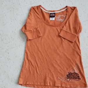 Harley Davidson shirt.